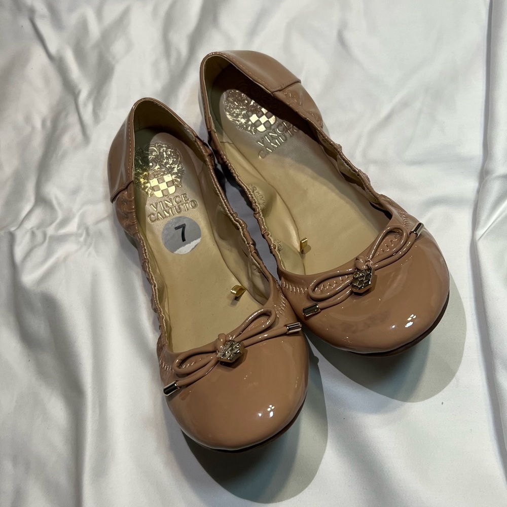 New Beige Vince Camuto Bow Lock Flats Women’s 7